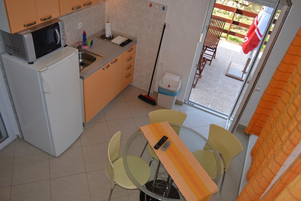 Apartments Karlo オミシュ 部屋 写真