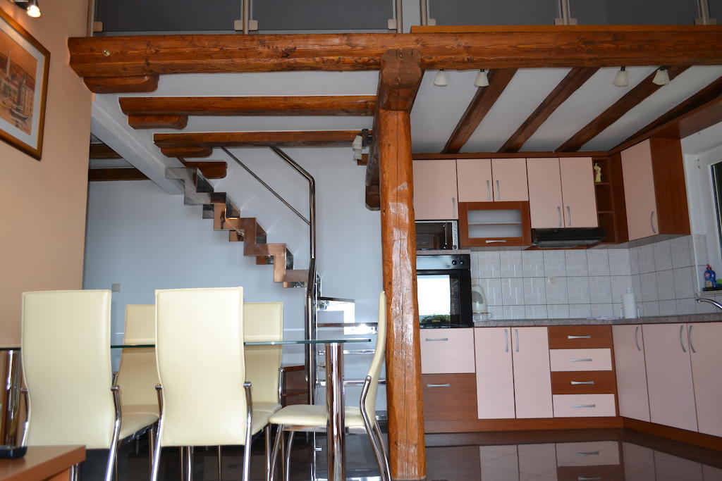 Apartments Karlo オミシュ 部屋 写真