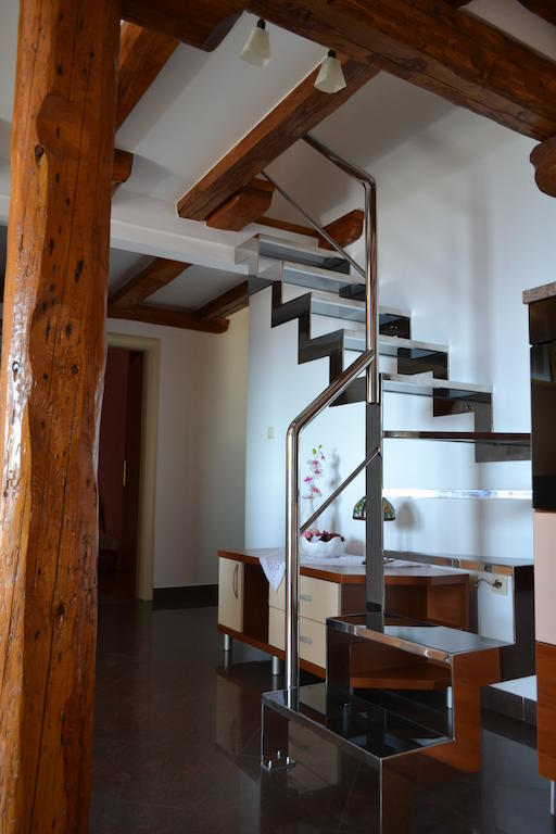 Apartments Karlo オミシュ エクステリア 写真
